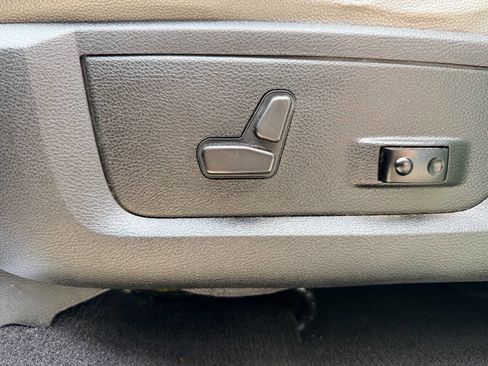 Used 2018 RAM 1500 SLT image 21