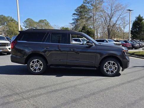 New 2026 Ford Expedition Active image 17