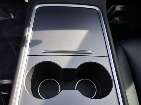 Used 2023 Tesla Model Y Long Range image 58