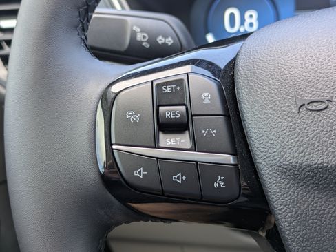 Used 2023 Ford Escape Platinum AWD/4WD image 25