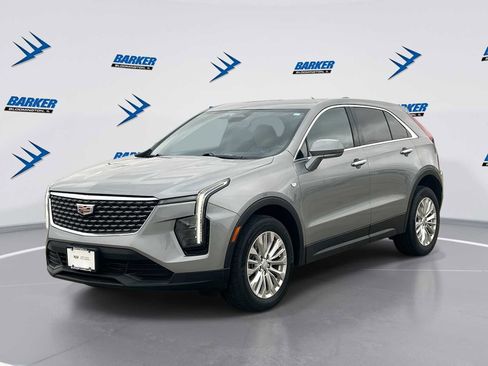 Certified 2024 Cadillac XT4 Luxury w/ Cold Weather Package image 1