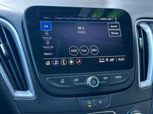 Used 2023 Chevrolet Malibu LT FWD image 19
