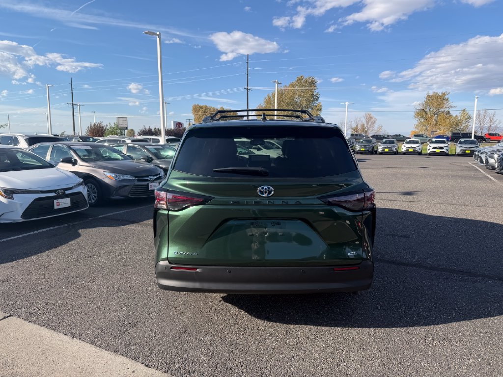 Used 2025 Toyota Sienna XLE w/ XLE Plus Package AWD/4WD image 3