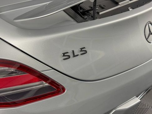 Used 2011 Mercedes-Benz SLS AMG Coupe image 31