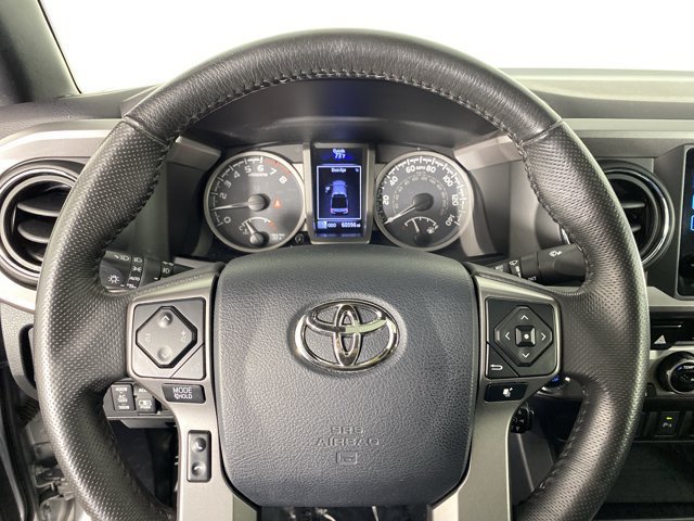 Used 2017 Toyota Tacoma Limited w/ Tow Package RWD image 21