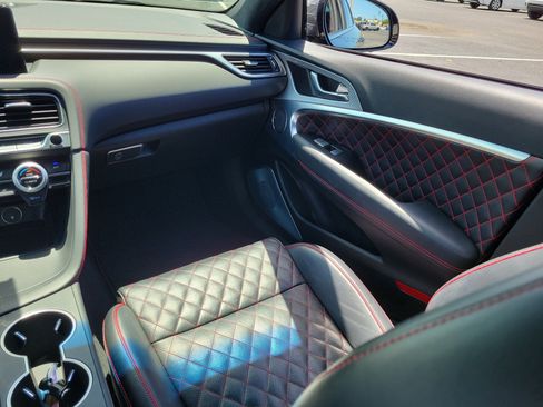Used 2022 Genesis G70 3.3T RWD image 18