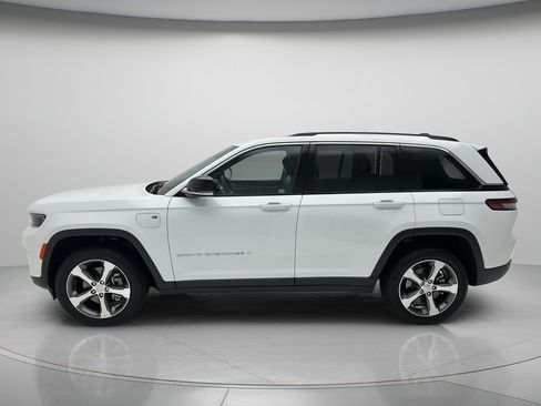 Used 2023 Jeep Grand Cherokee 4WD 4xe image 8