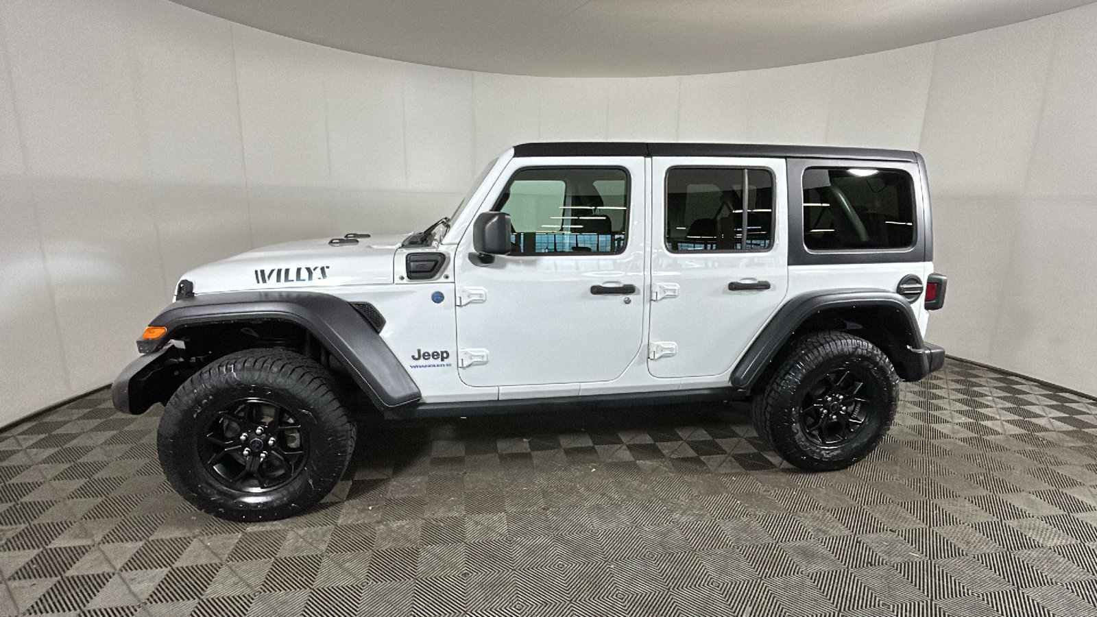 Used 2024 Jeep Wrangler Unlimited AWD/4WD image 7