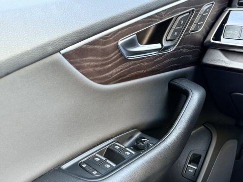 Used 2019 Audi Q8 Premium w/ Convenience Package image 32