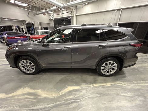 Used 2022 Toyota Highlander Limited image 38