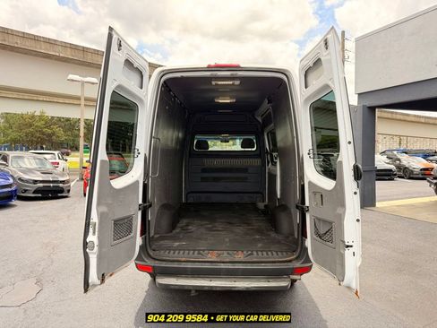 Used 2017 Mercedes-Benz Sprinter 2500 image 25