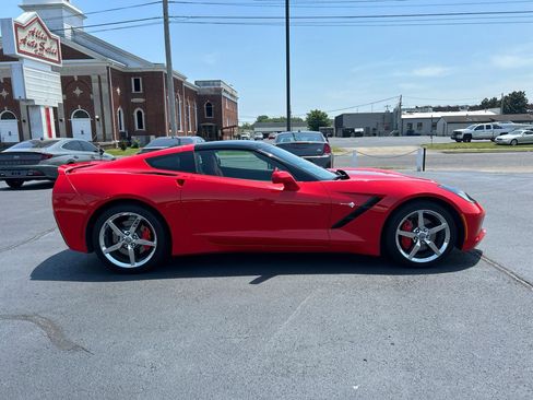 Used 2014 Chevrolet Corvette Stingray Coupe RWD image 4