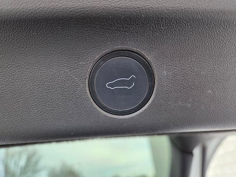 Used 2020 Tesla Model Y Long Range image 47