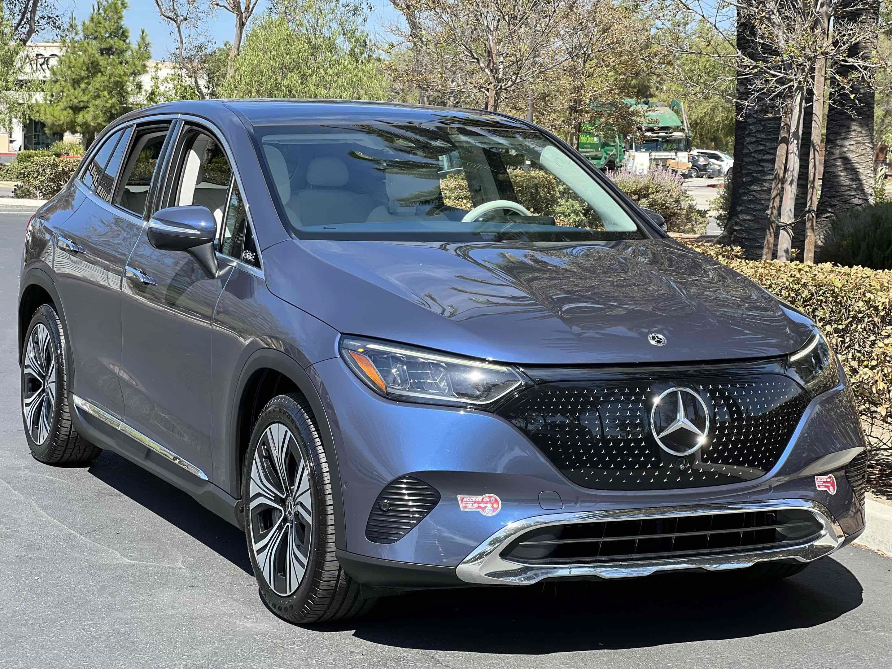 Used 2023 Mercedes-Benz EQE 350+ SUV w/ Exclusive Trim Package image 23