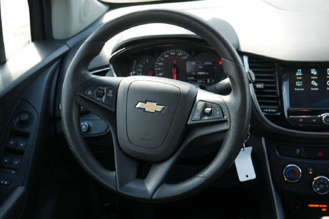 Used 2017 Chevrolet Trax LT FWD image 14