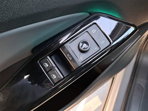 Certified 2022 Volkswagen ID.4 Pro image 27