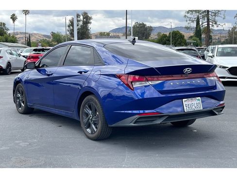 Used 2022 Hyundai Elantra SEL w/ Cargo Package FWD image 3