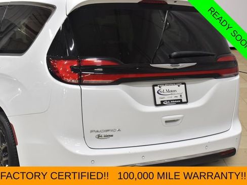 Certified 2025 Chrysler Pacifica Select FWD image 37