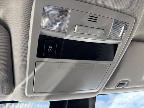 Used 2019 Toyota Tacoma SR image 19