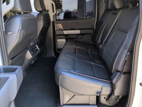 Used 2023 Ford F450 Lariat image 22