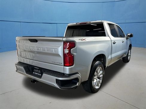 Used 2020 Chevrolet Silverado 1500 Custom w/ Custom Value Package image 12
