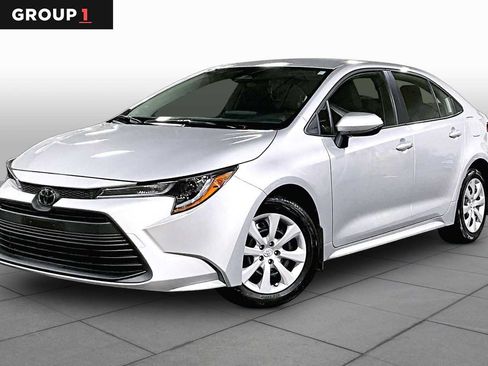Used 2024 Toyota Corolla LE FWD image 1