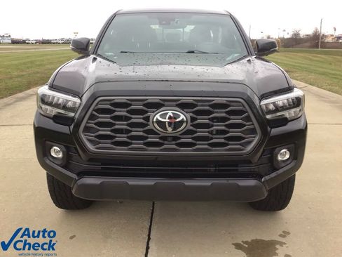Used 2023 Toyota Tacoma TRD Off-Road w/ Advanced Technology Package image 9