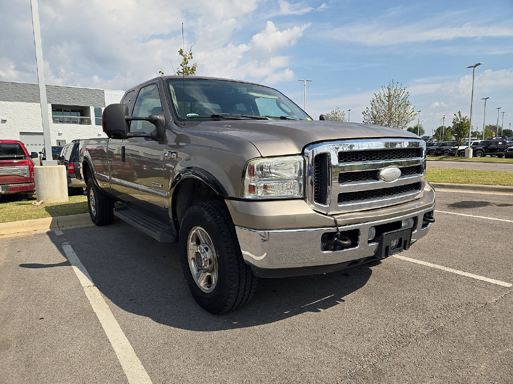 Used 2006 Ford F350 4x4 SuperCab Super Duty image 4