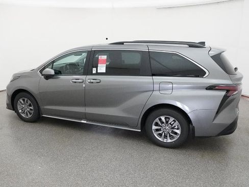 New 2026 Toyota Sienna XLE FWD image 54