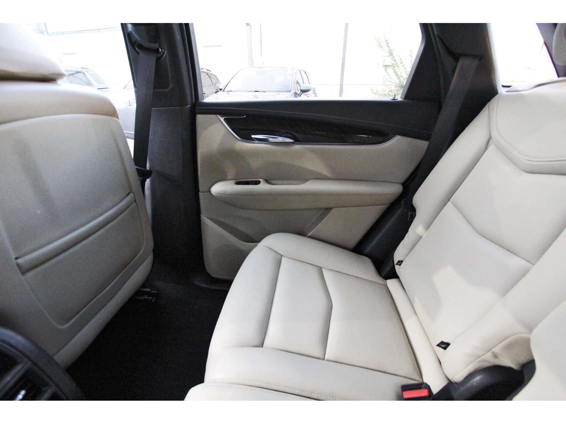 Used 2018 Cadillac XT5 FWD image 15