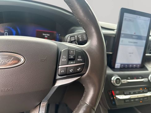 Used 2020 Ford Explorer Platinum w/ Premium Technology Package AWD/4WD image 33