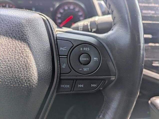 Used 2022 Toyota Camry XSE FWD image 14