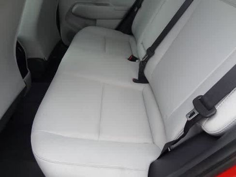 Used 2025 Hyundai Kona SEL FWD image 8