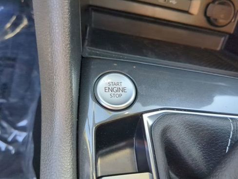 Certified 2024 Volkswagen Tiguan SE R-Line image 30