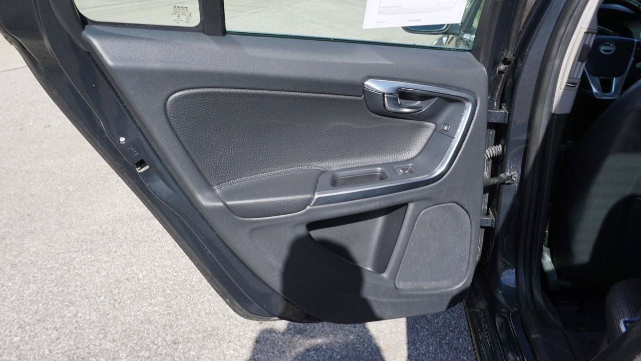Used 2014 Volvo S60 T5 FWD image 25