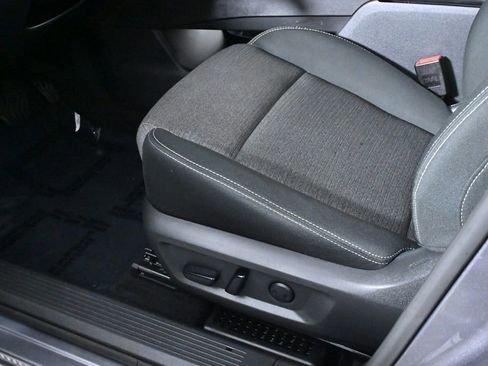 Certified 2022 Nissan Rogue SV image 25