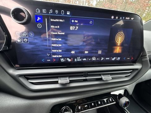 New 2025 Chevrolet Silverado EV LT image 24