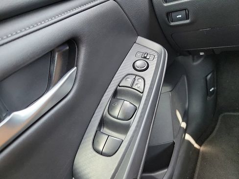 Used 2024 Nissan Sentra SV FWD image 13