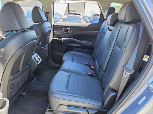 Certified 2025 Kia Sorento S image 18