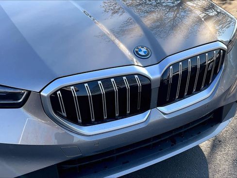 Used 2026 BMW i5 eDrive40 w/ Premium Package image 30