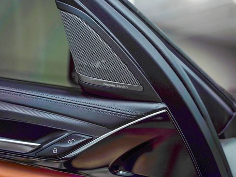 Used 2019 BMW M5 image 6