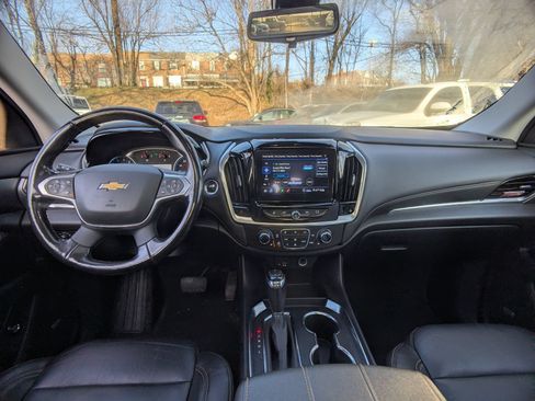 Used 2020 Chevrolet Traverse LT w/ LT Premium Package AWD/4WD image 15