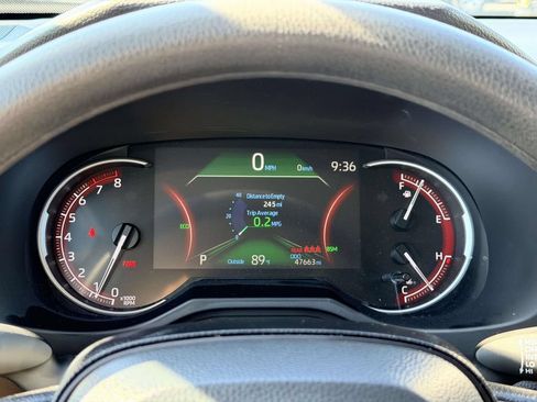 Used 2025 Toyota RAV4 XLE FWD image 24
