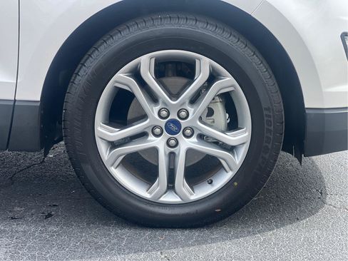 Used 2016 Ford Edge Titanium w/ Technology Package image 28