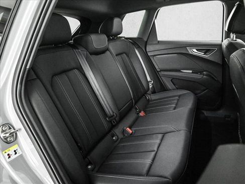 Used 2024 Audi Q4 e-tron Premium AWD/4WD image 21