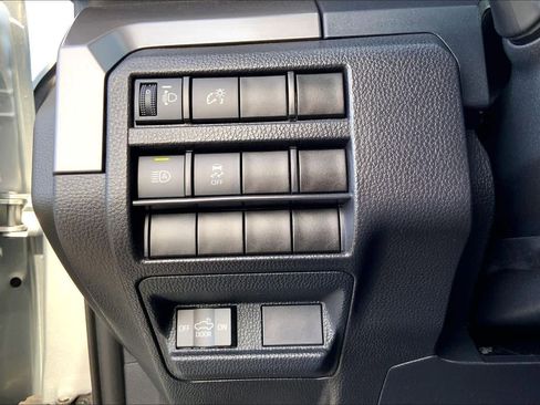 Used 2024 Toyota Tacoma TRD Off-Road image 32