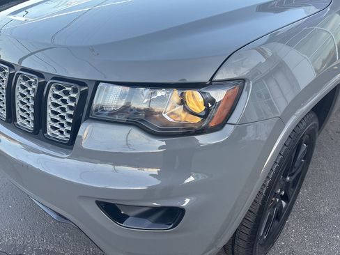 Used 2022 Jeep Grand Cherokee Laredo X image 14