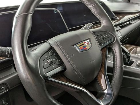 Used 2023 Cadillac Escalade Premium Luxury Platinum w/ Heavy-Duty Trailer Package image 28