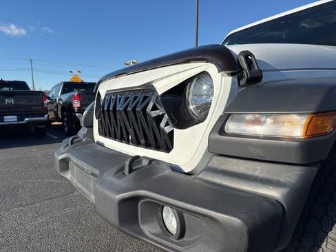 Used 2020 Jeep Gladiator Sport w/ Quick Order Package 24S image 12