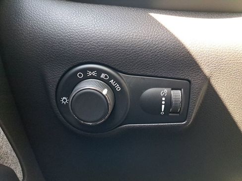 Used 2025 Jeep Compass Sport AWD/4WD image 24